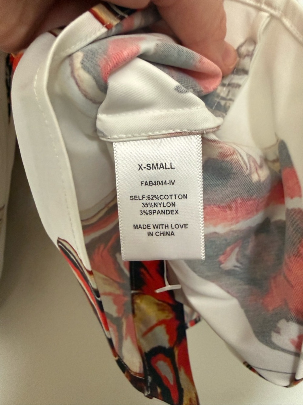 🦋 Rare Meghan Fabulous “Art to Wear” Button Down Print Blouse Size XS - Picture 6 of 7